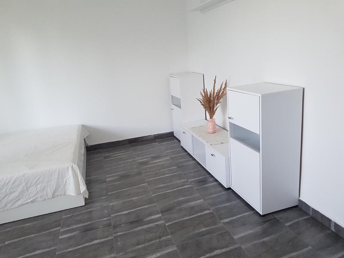 F.H.U Bed And Brekfast Apartamento Glinik Exterior foto